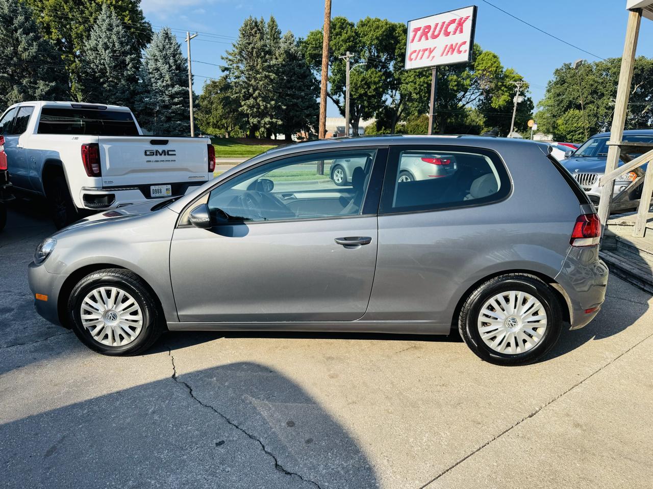 Volkswagen Golf 2.5L 2-Door 2012