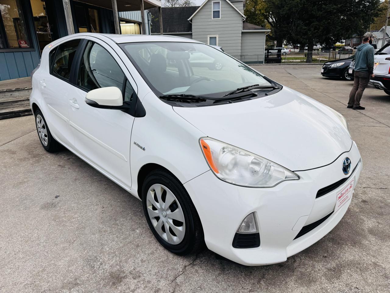 Toyota Prius c One 2012