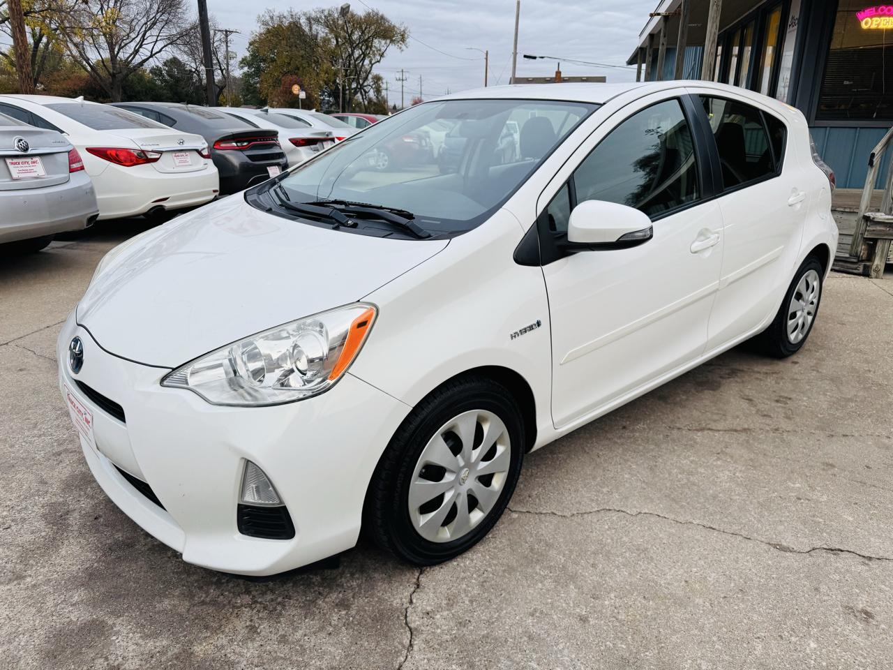 Toyota Prius c One 2012
