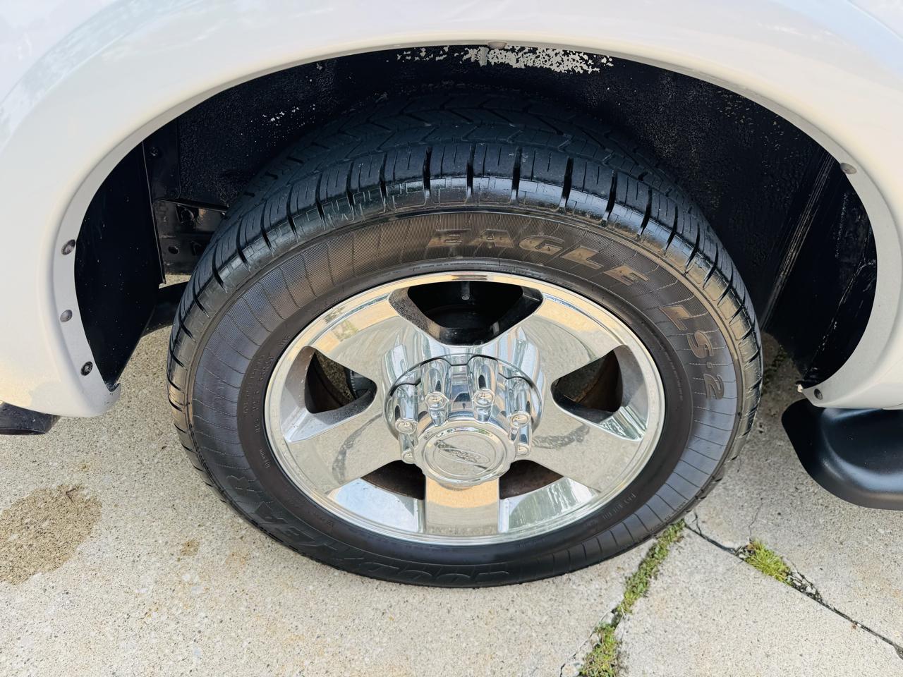 Ford Excursion Eddie Bauer 5.4L 2WD 2005