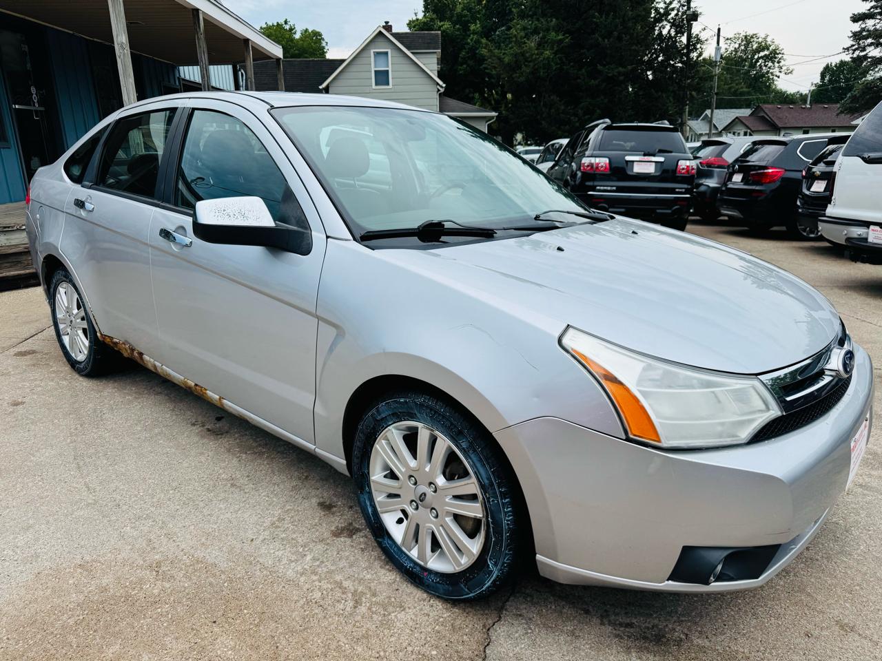 Ford Focus SEL Sedan 2010