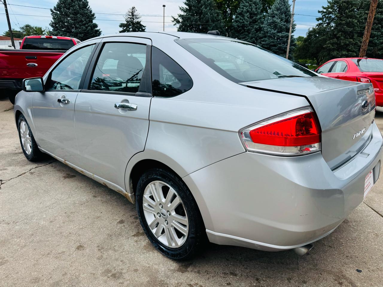 Ford Focus SEL Sedan 2010