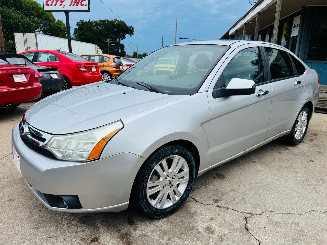 Ford Focus SEL Sedan 2010