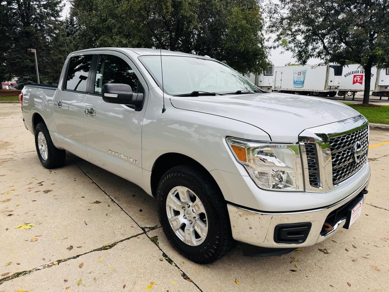 Nissan Titan S Crew Cab 4WD 2018
