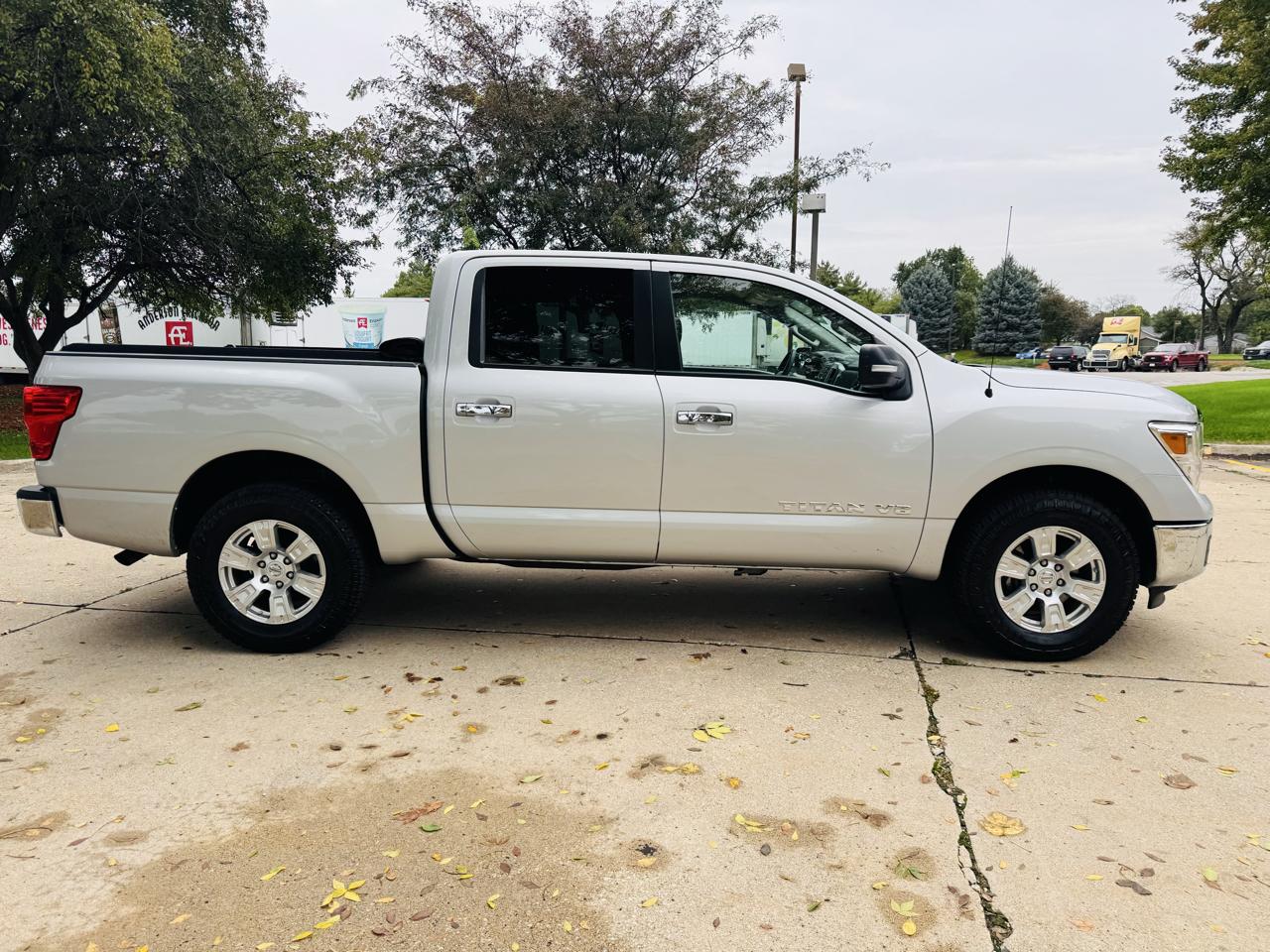 Nissan Titan S Crew Cab 4WD 2018