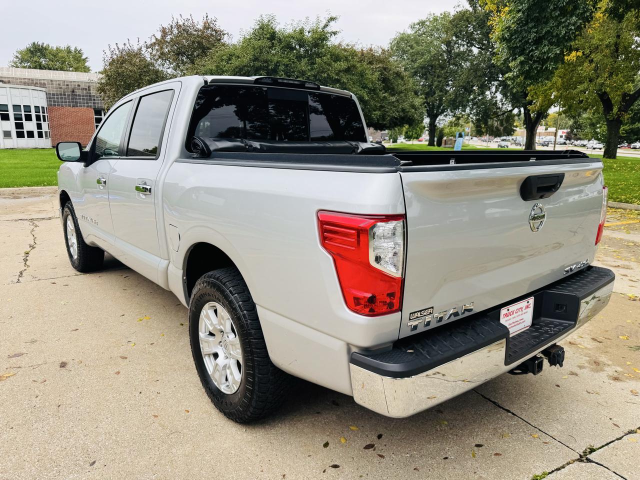Nissan Titan S Crew Cab 4WD 2018