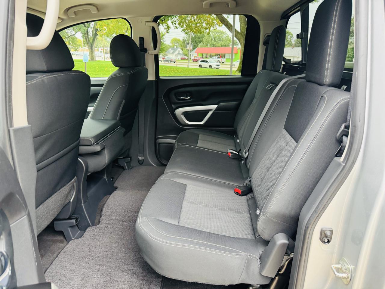 Nissan Titan S Crew Cab 4WD 2018