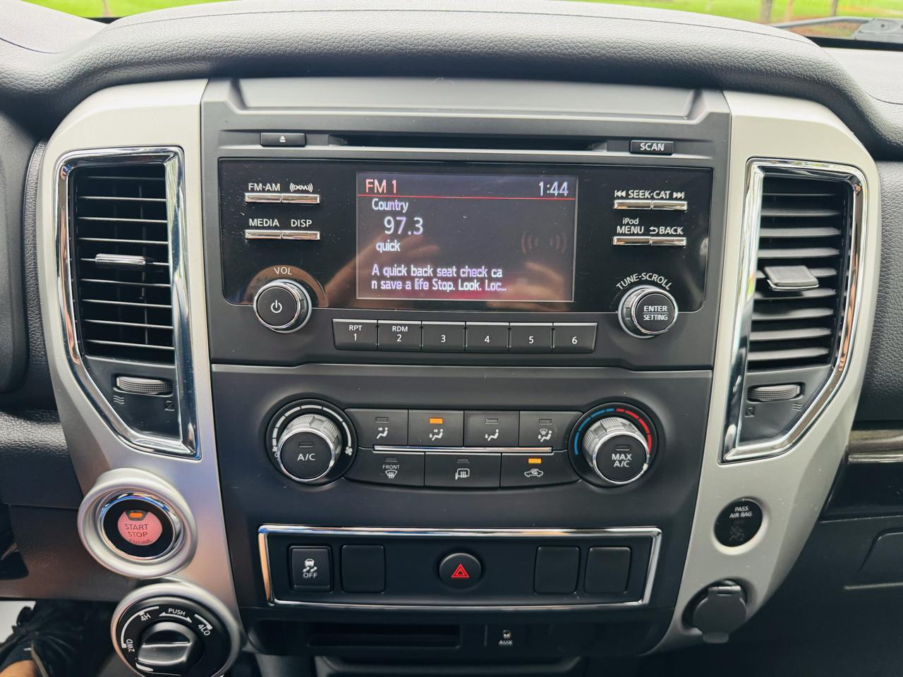 Nissan Titan S Crew Cab 4WD 2018