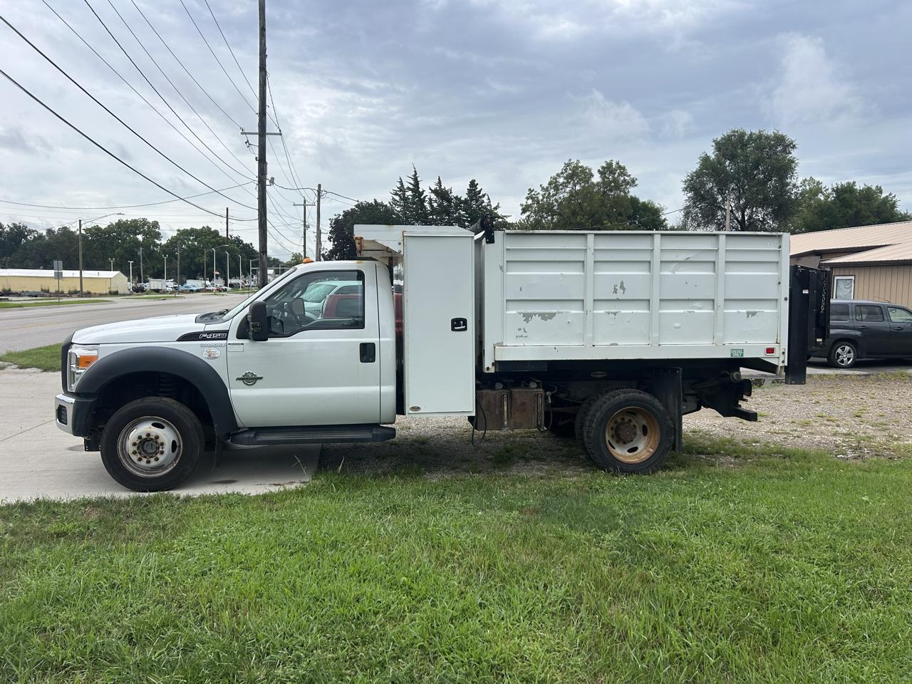 Ford F-450 SD Regular Cab DRW 4WD 2011