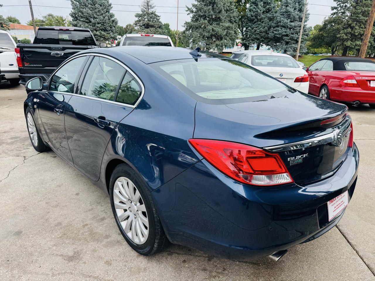Buick Regal CXL Turbo - 3XT 2011