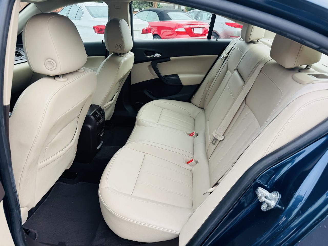 Buick Regal CXL Turbo - 3XT 2011