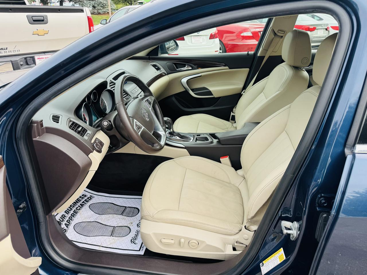Buick Regal CXL Turbo - 3XT 2011
