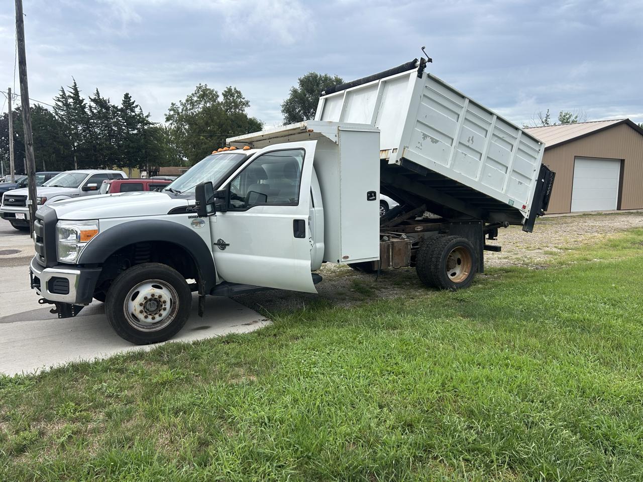 Ford F-450 SD Regular Cab DRW 4WD 2011