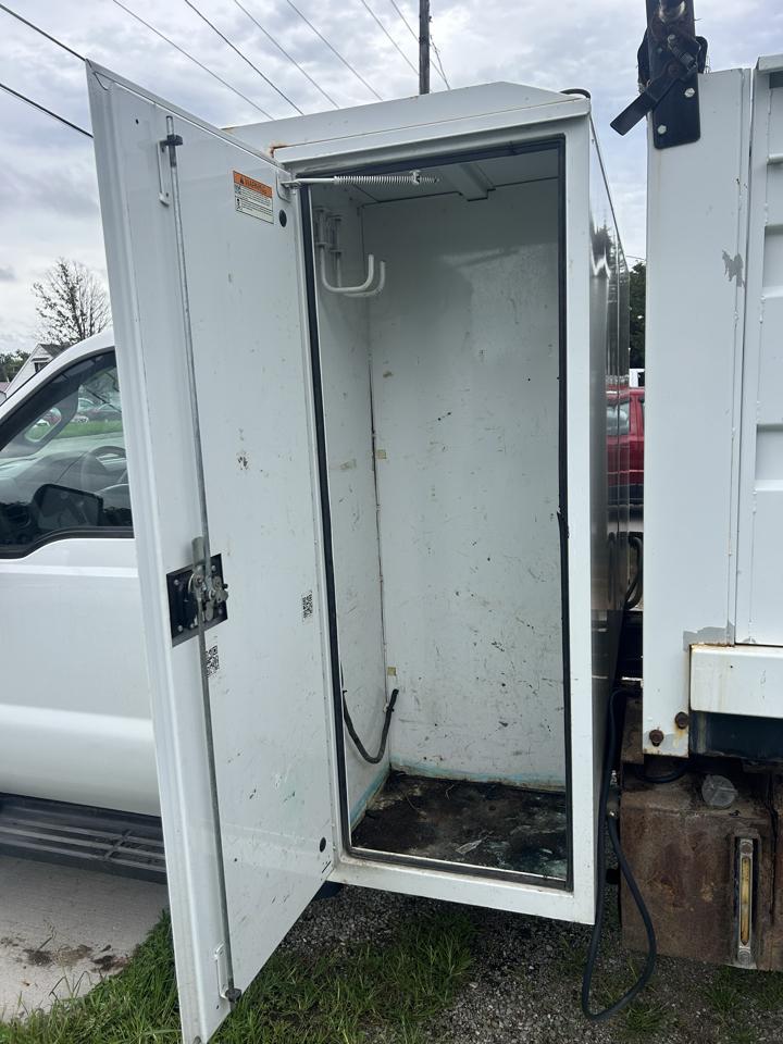 Ford F-450 SD Regular Cab DRW 4WD 2011