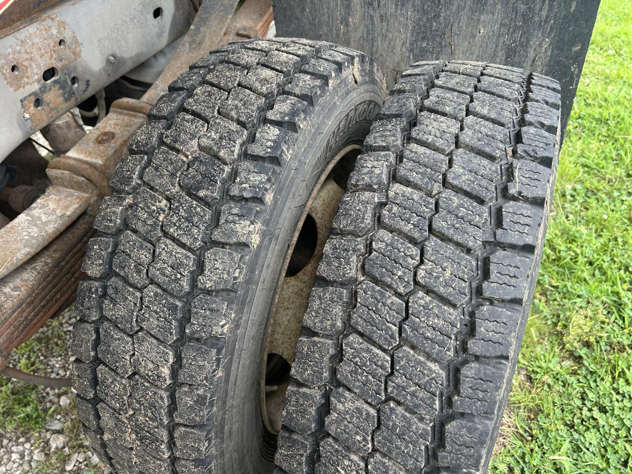 Ford F-450 SD Regular Cab DRW 4WD 2011