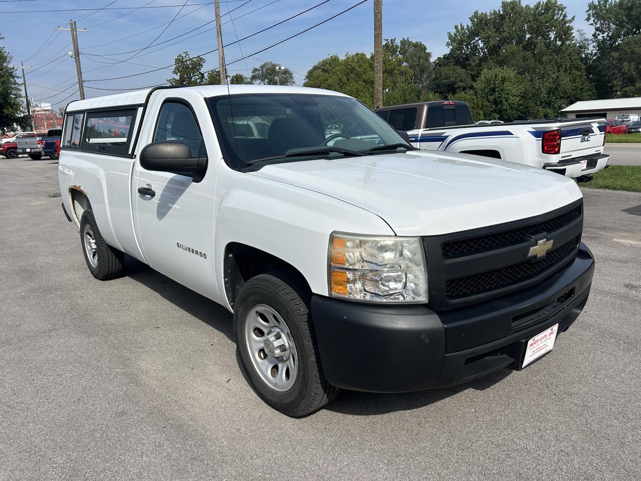 Chevrolet Silverado 1500 2WD Reg Cab 140" Work Truck 2011