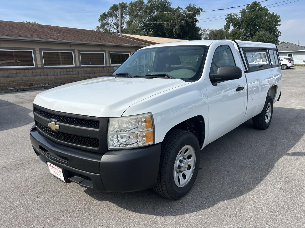 Chevrolet Silverado 1500 2WD Reg Cab 140" Work Truck 2011