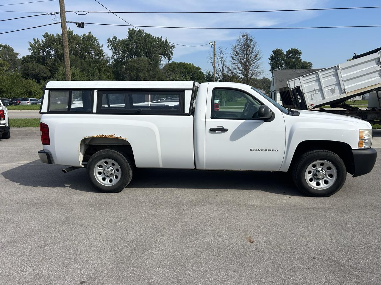 Chevrolet Silverado 1500 2WD Reg Cab 140" Work Truck 2011