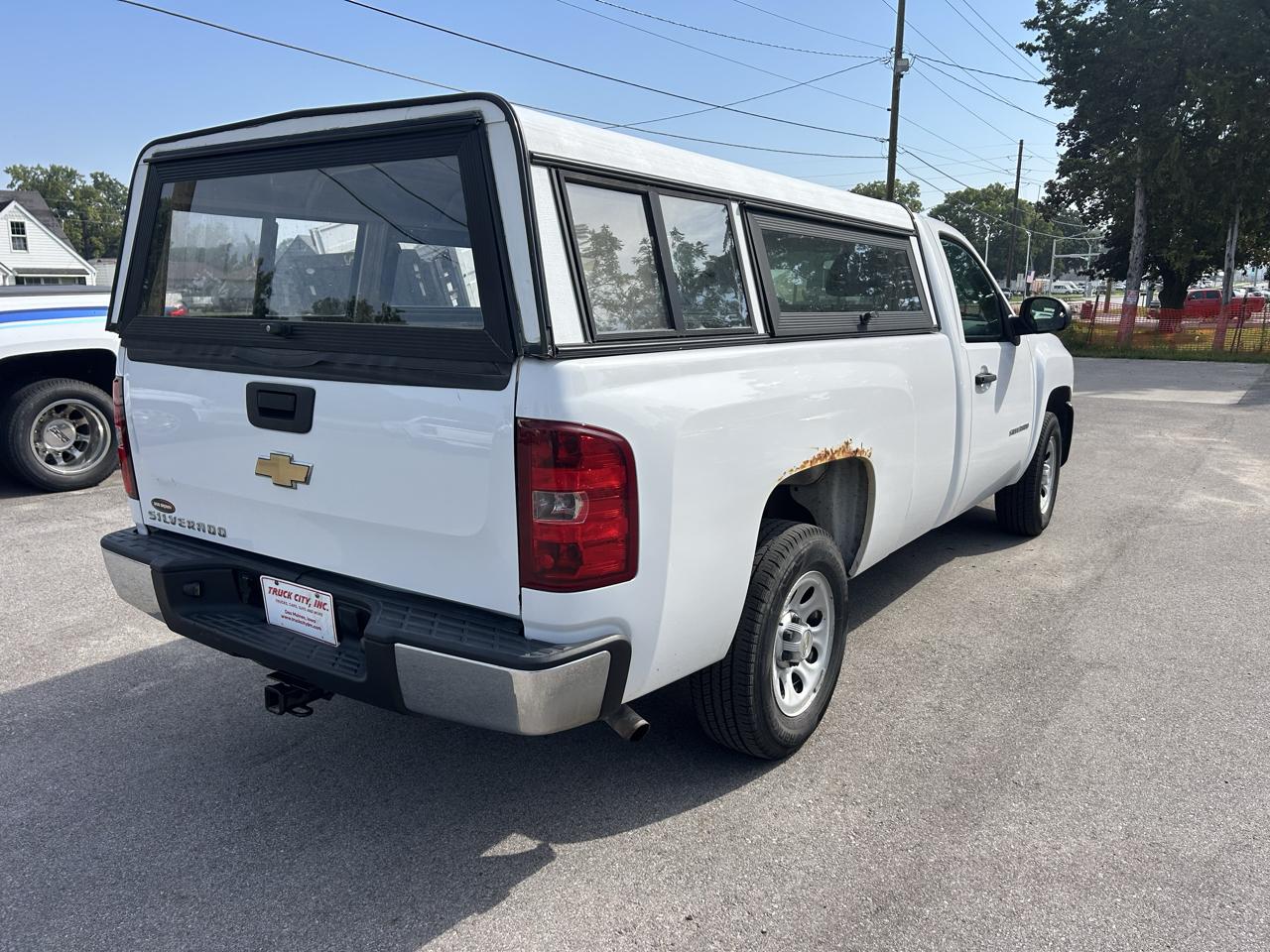 Chevrolet Silverado 1500 2WD Reg Cab 140" Work Truck 2011