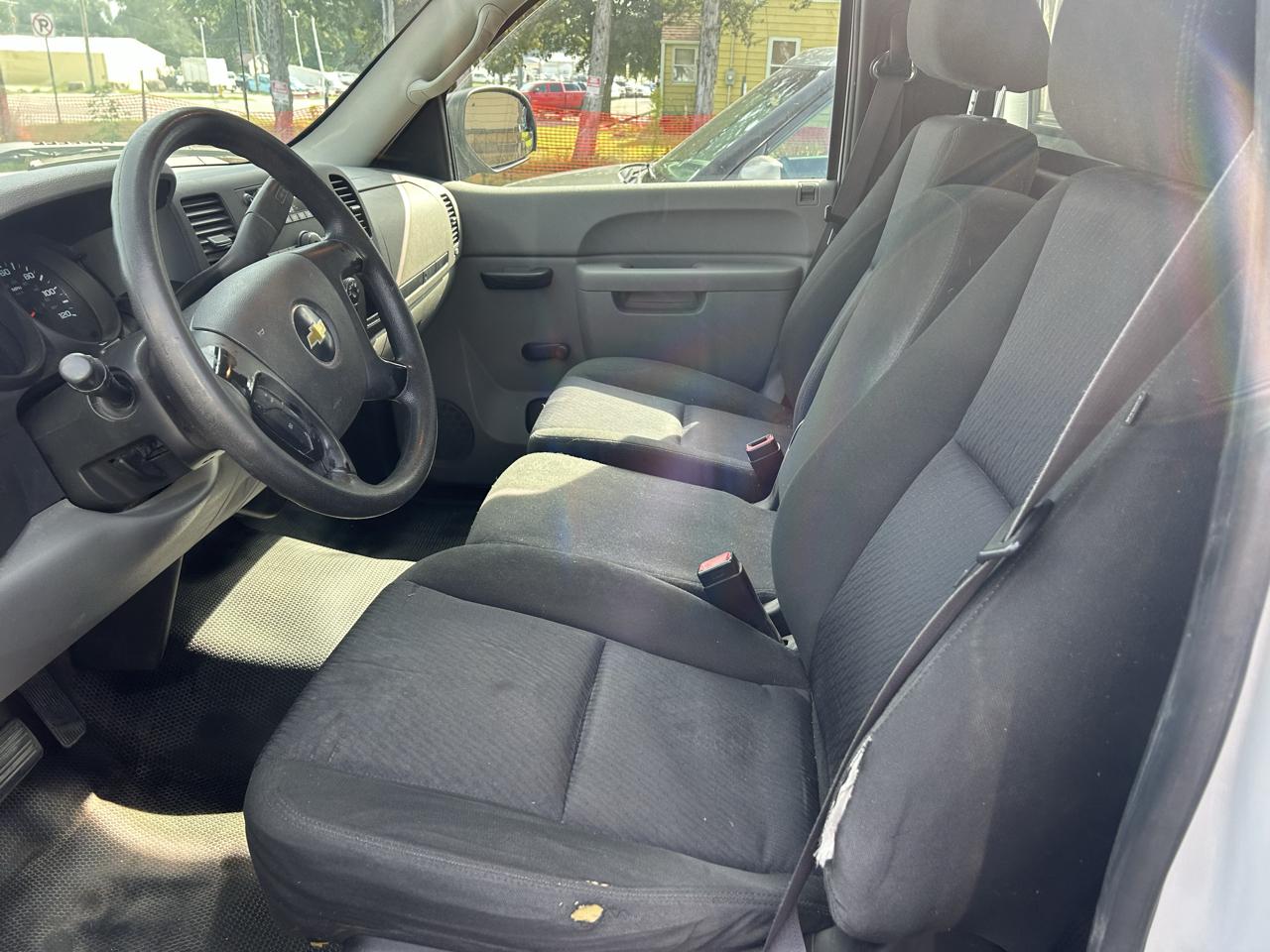 Chevrolet Silverado 1500 2WD Reg Cab 140" Work Truck 2011