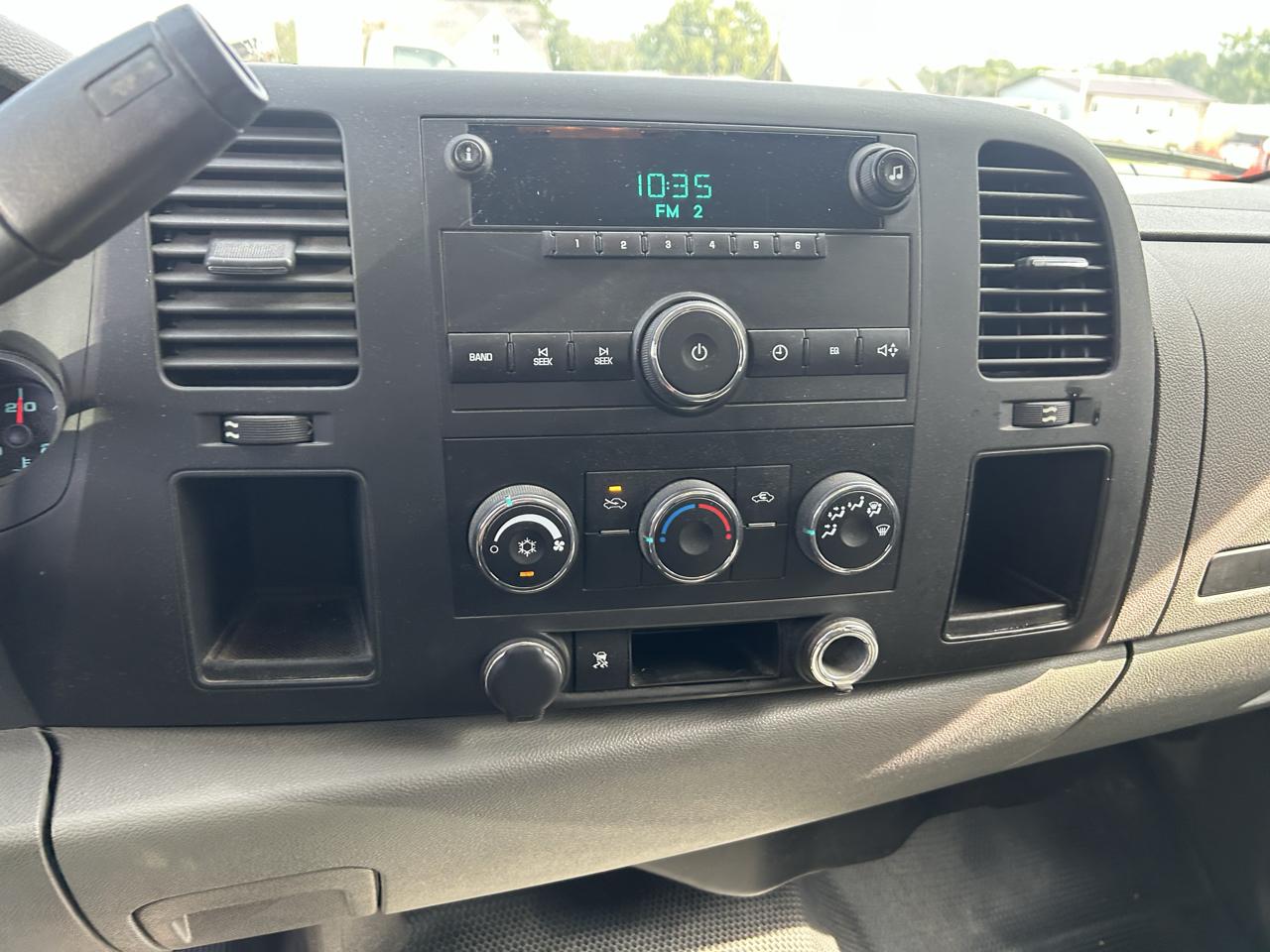 Chevrolet Silverado 1500 2WD Reg Cab 140" Work Truck 2011