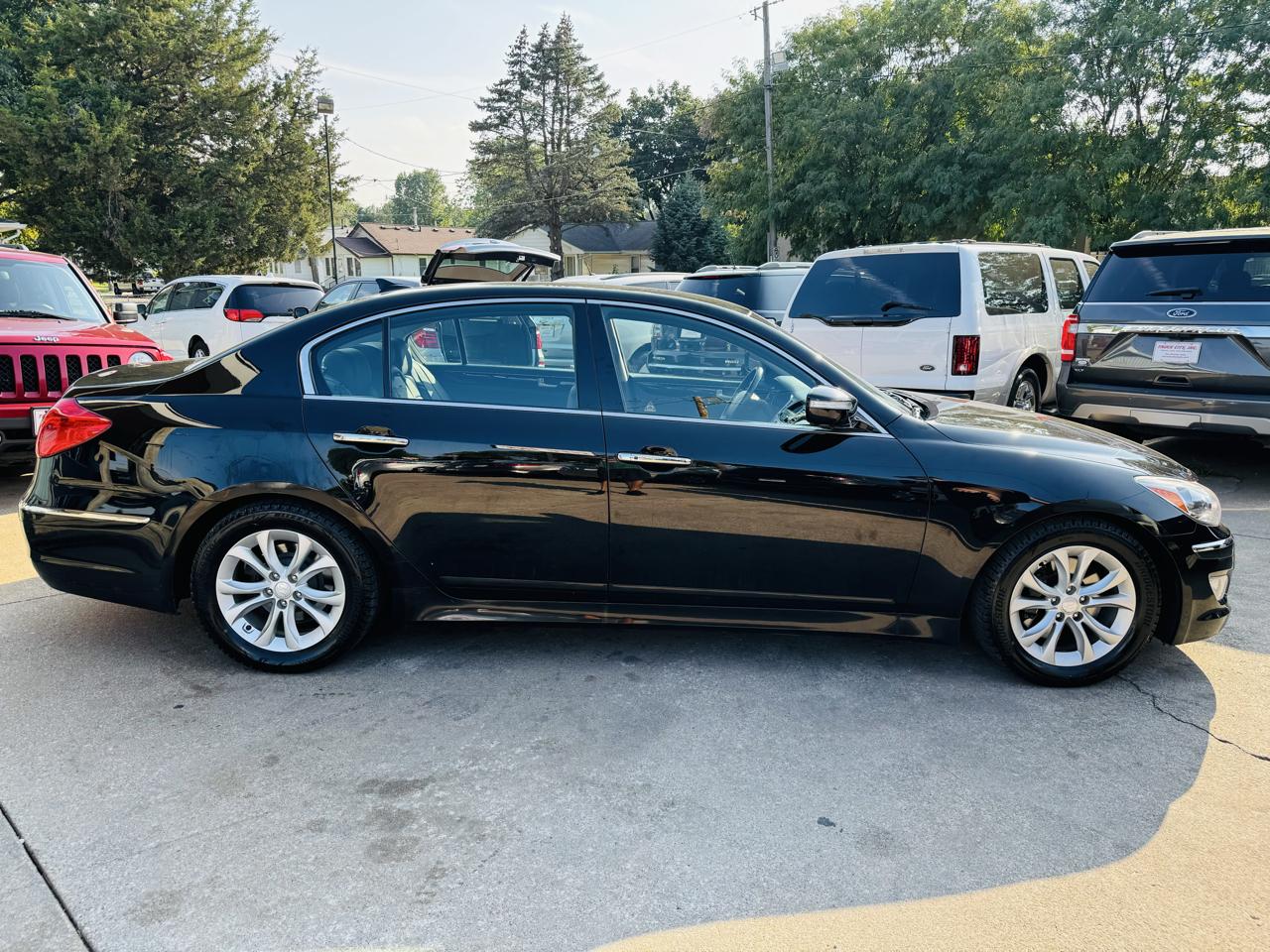 Hyundai Genesis 3.8L 2013