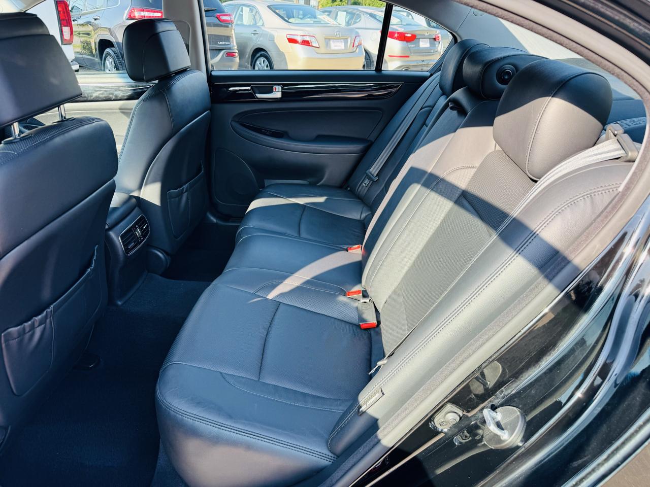 Hyundai Genesis 3.8L 2013