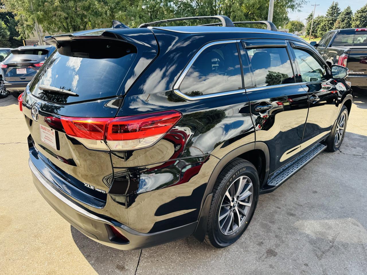 Toyota Highlander XLE AWD V6 2017