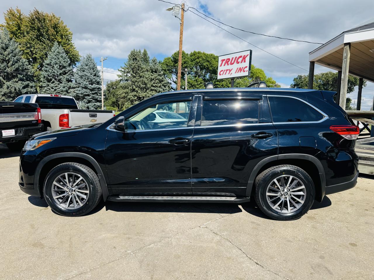 Toyota Highlander XLE AWD V6 2017