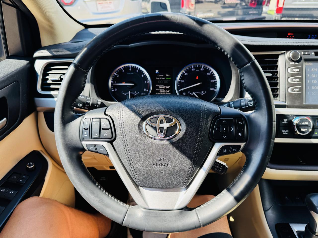 Toyota Highlander XLE AWD V6 2017