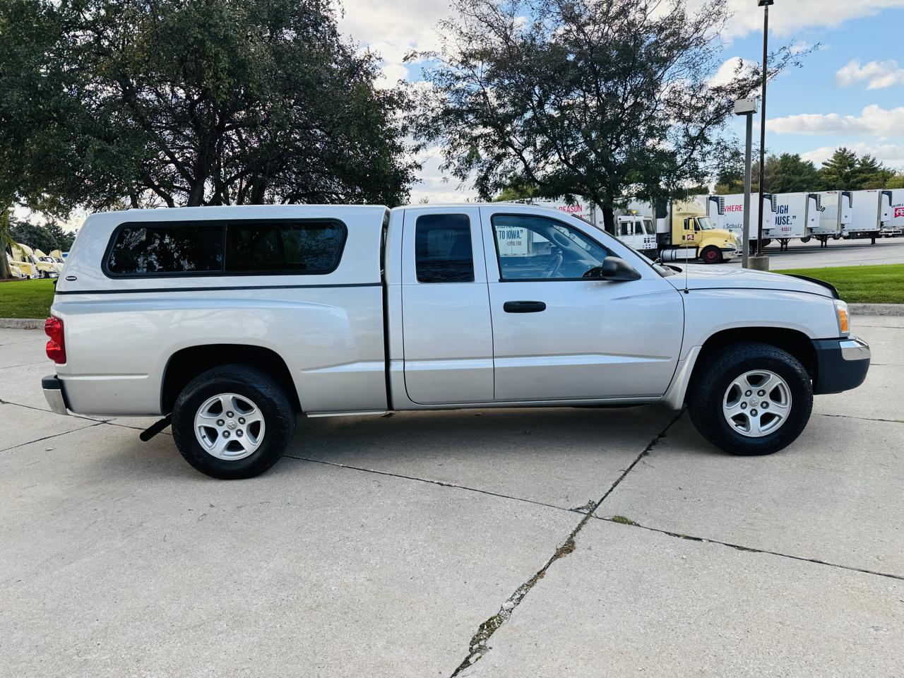 Dodge Dakota SLT Club Cab 4WD 2005
