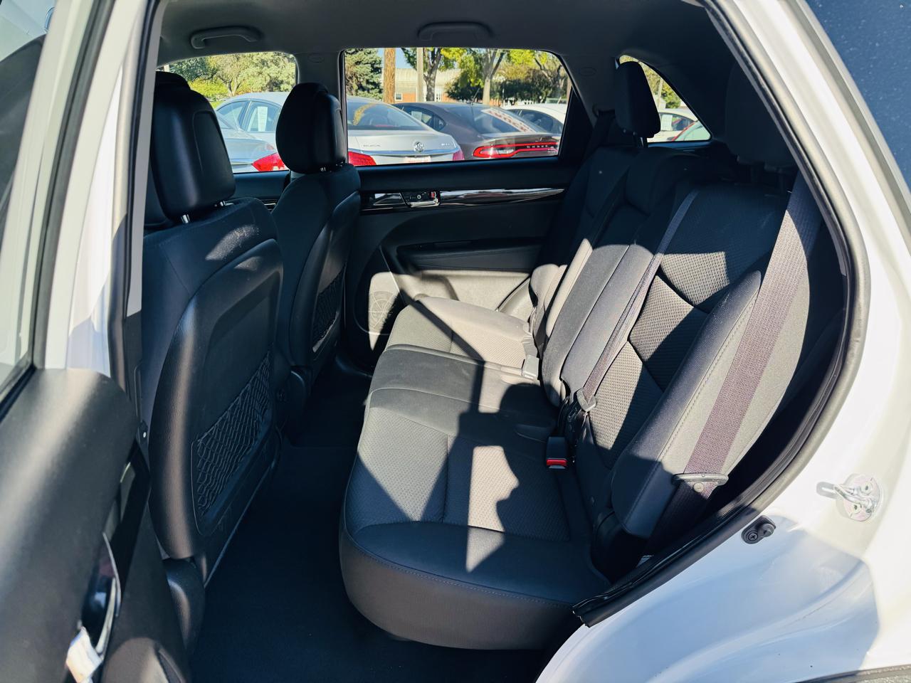 Kia Sorento LX 4WD 2011