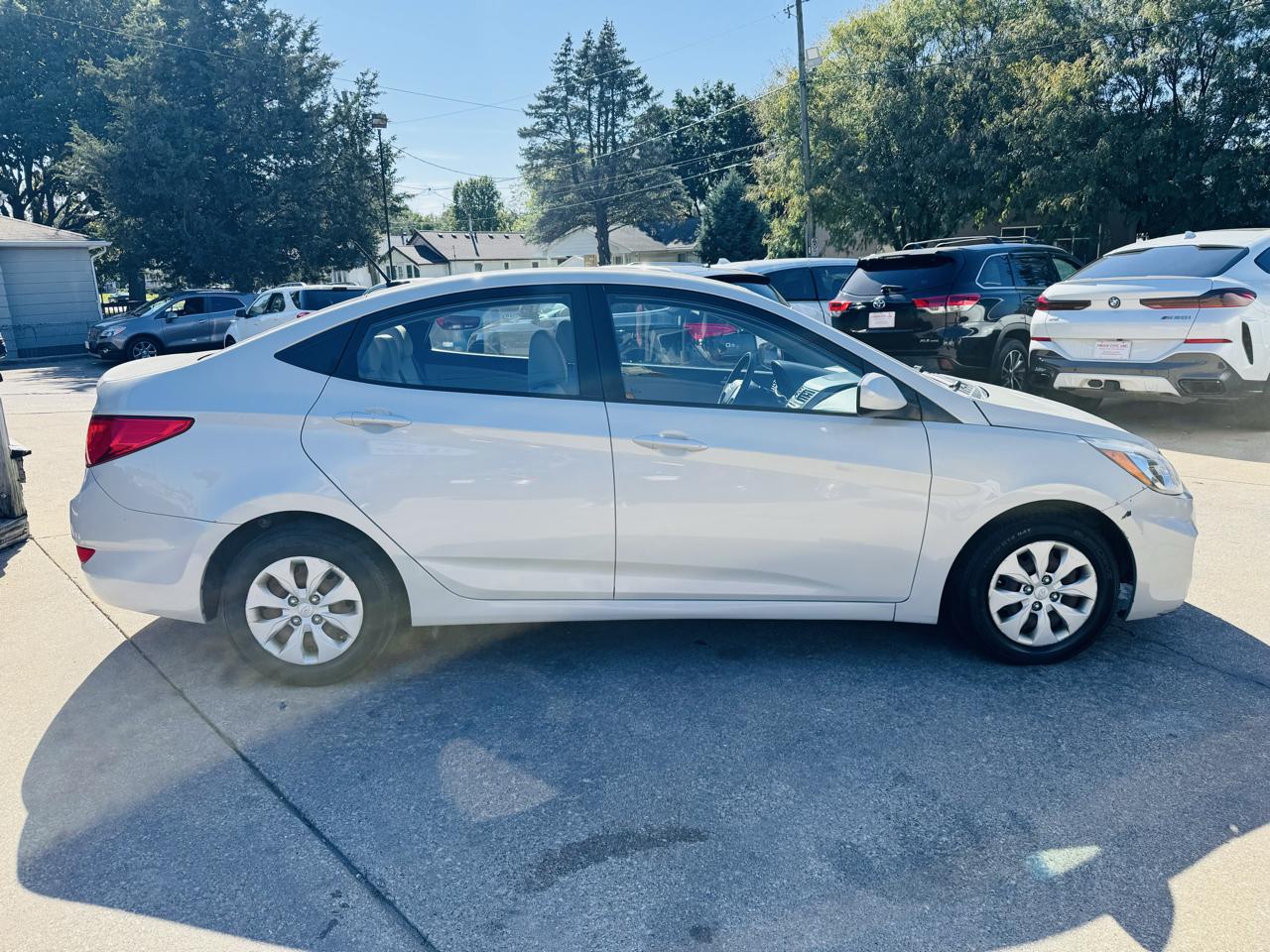 Hyundai Accent SE 4-Door 6A 2016