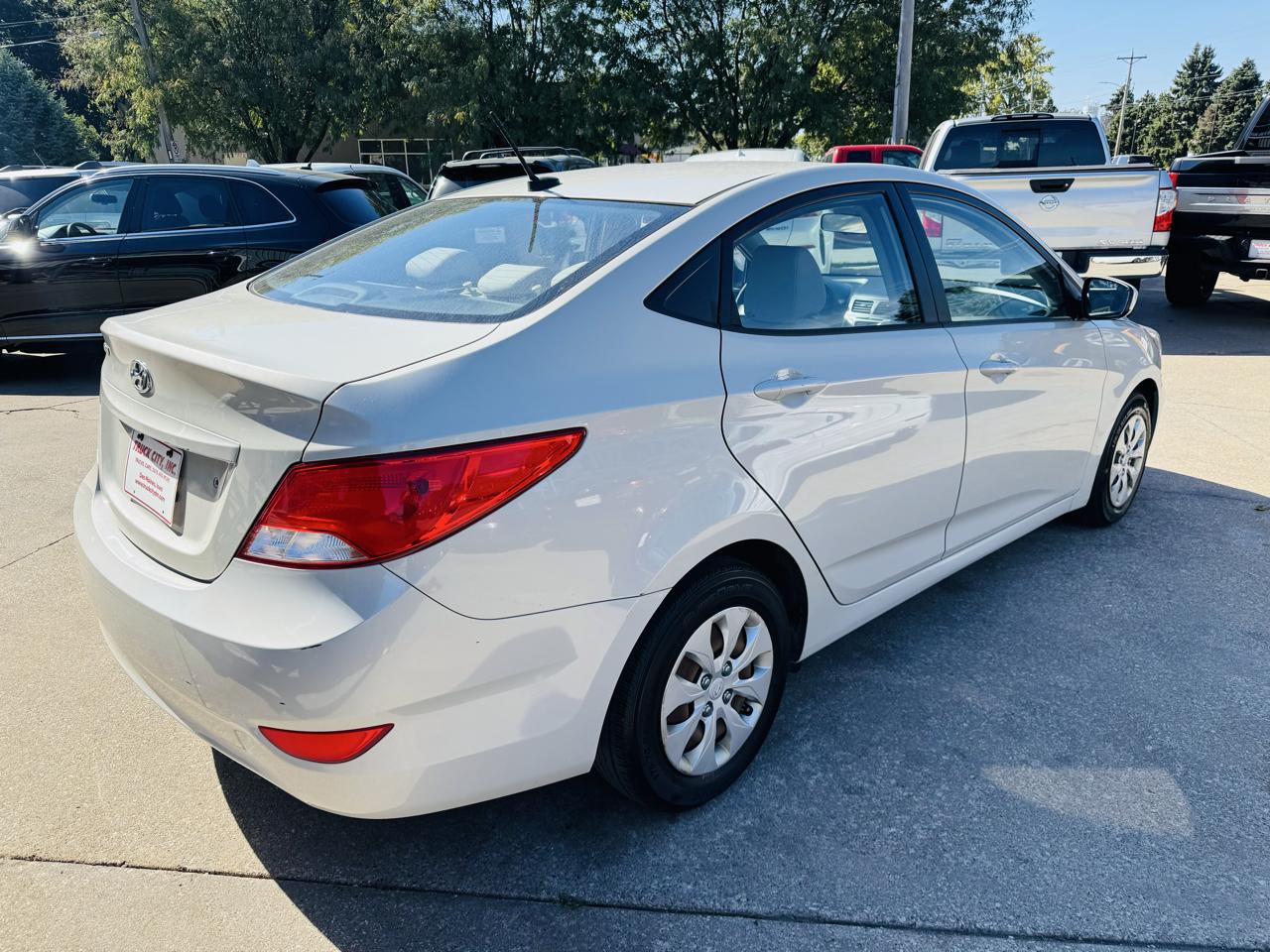 Hyundai Accent SE 4-Door 6A 2016