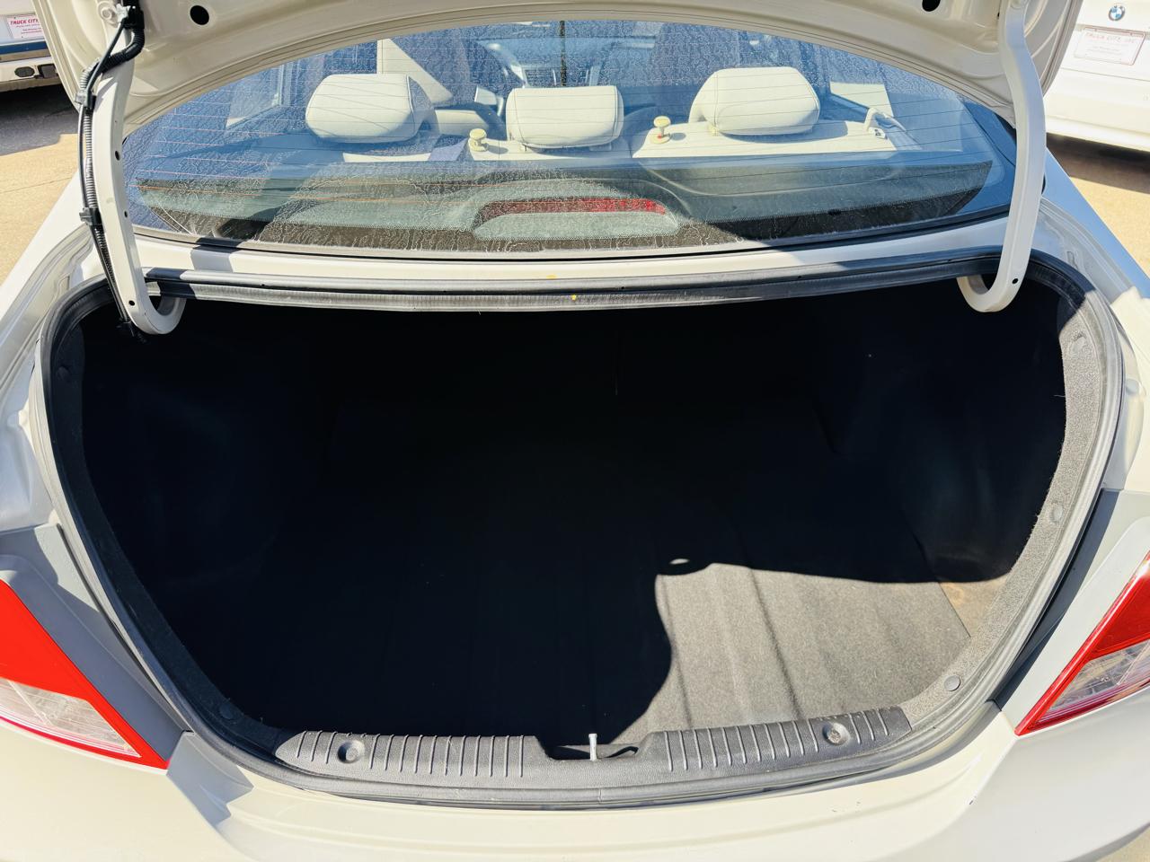 Hyundai Accent SE 4-Door 6A 2016