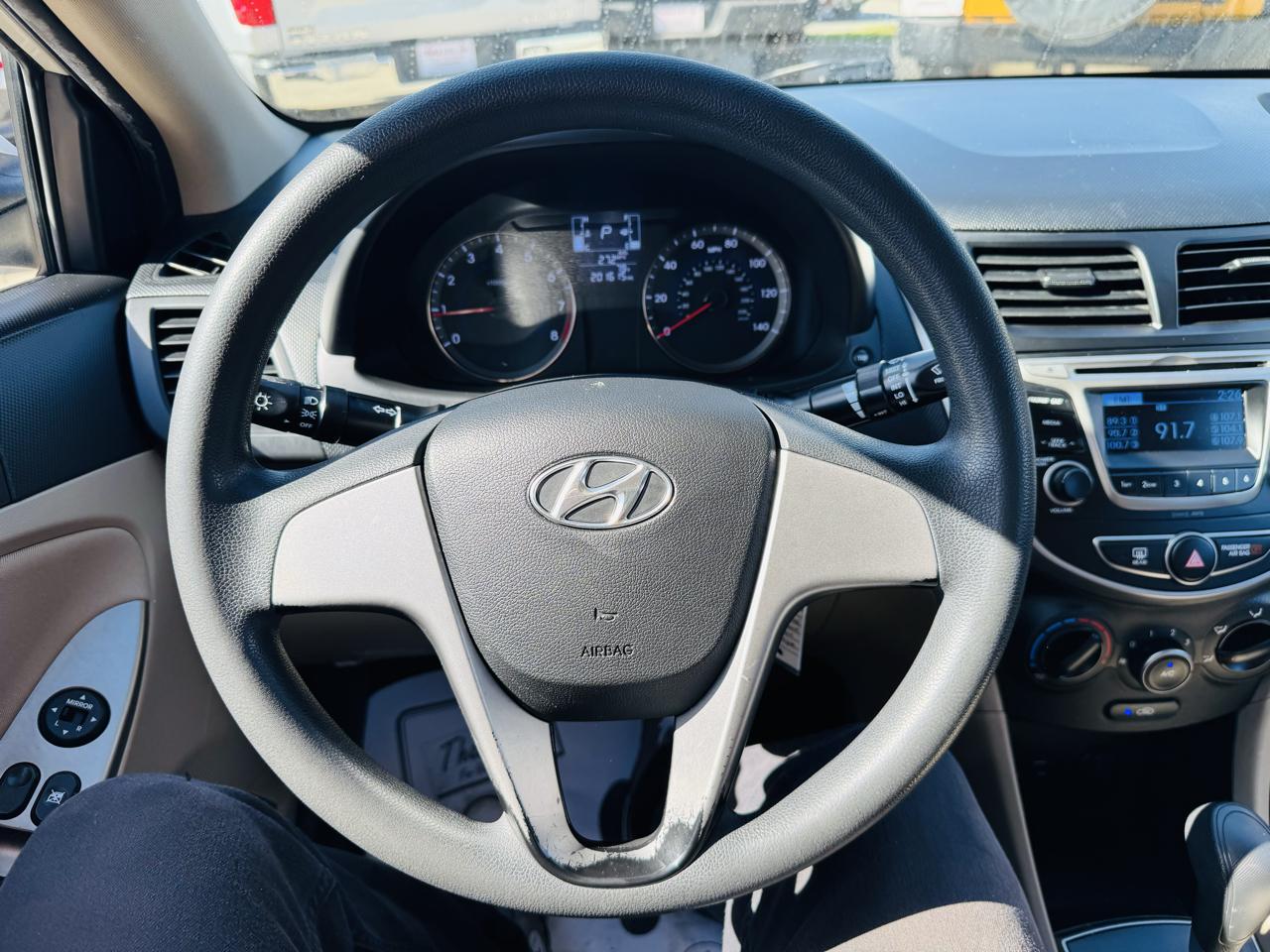 Hyundai Accent SE 4-Door 6A 2016