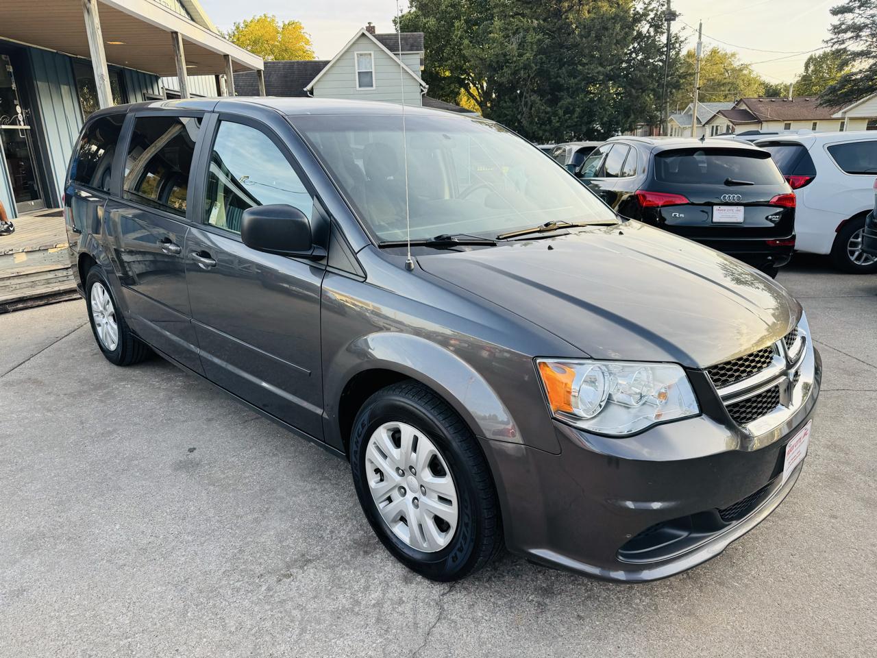 Gray 2016 Dodge Grand Caravan Minivan Front-Wheel Drive Automatic