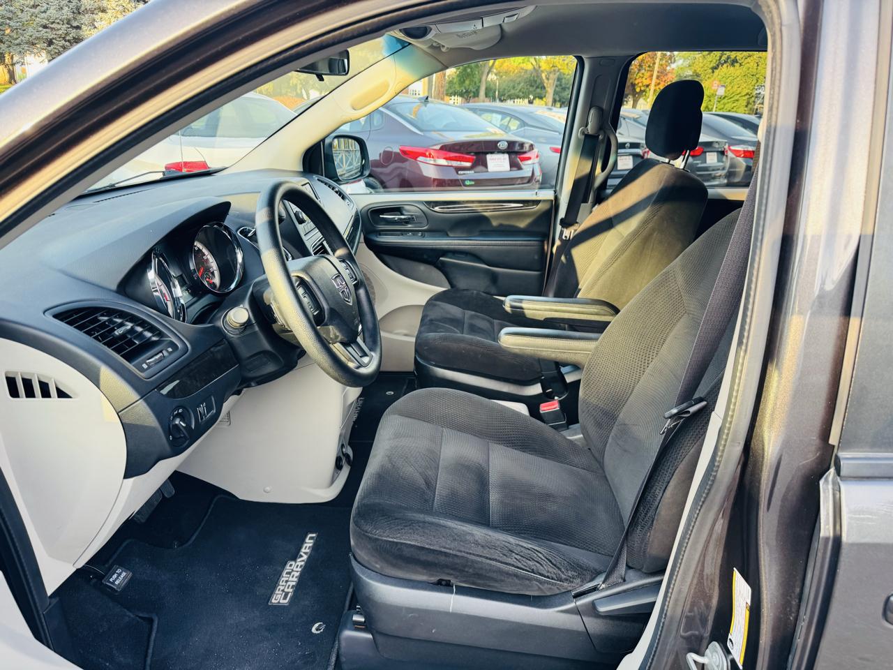 Dodge Grand Caravan SE 2016