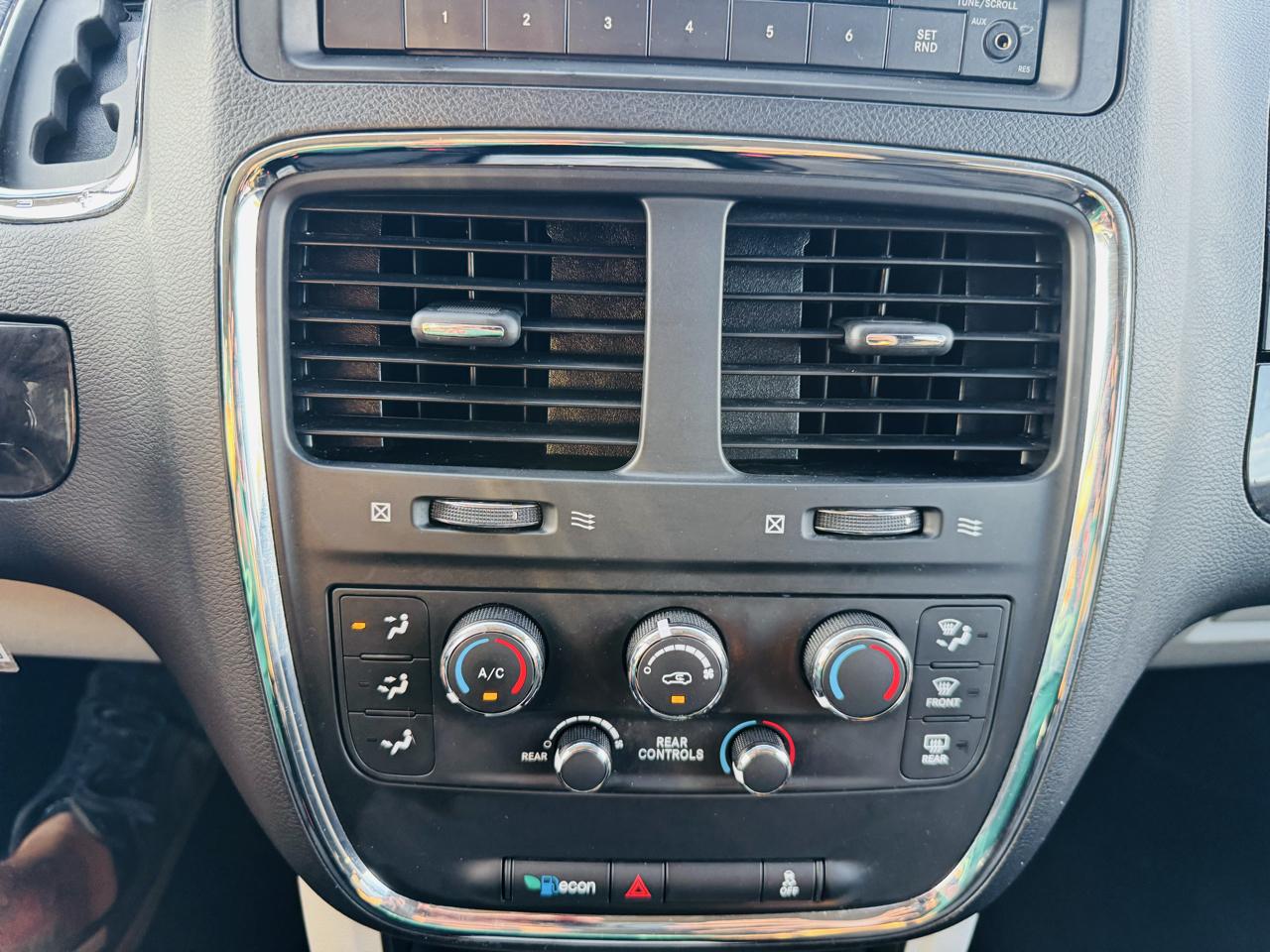 Dodge Grand Caravan SE 2016