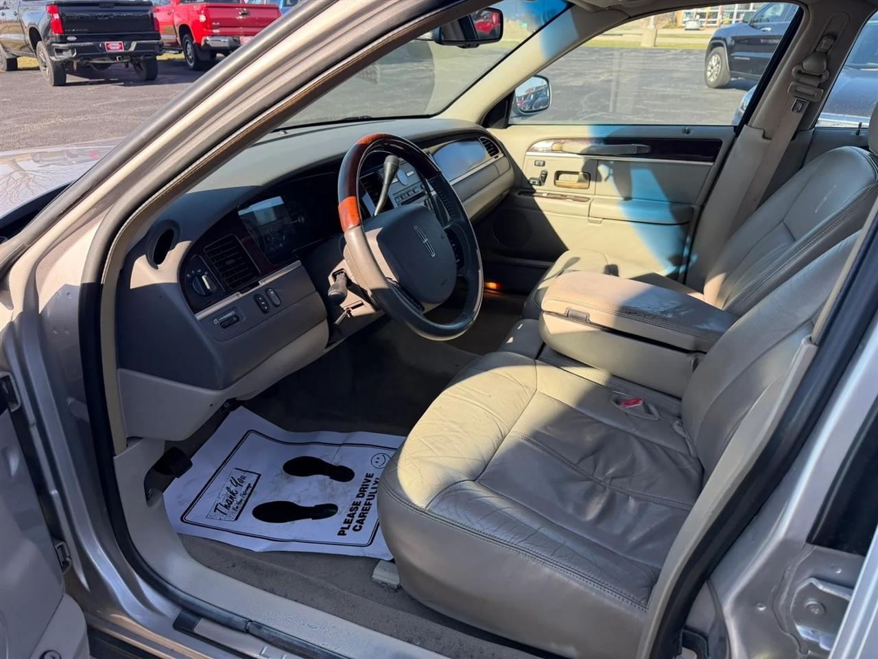 Lincoln Town Car  2009