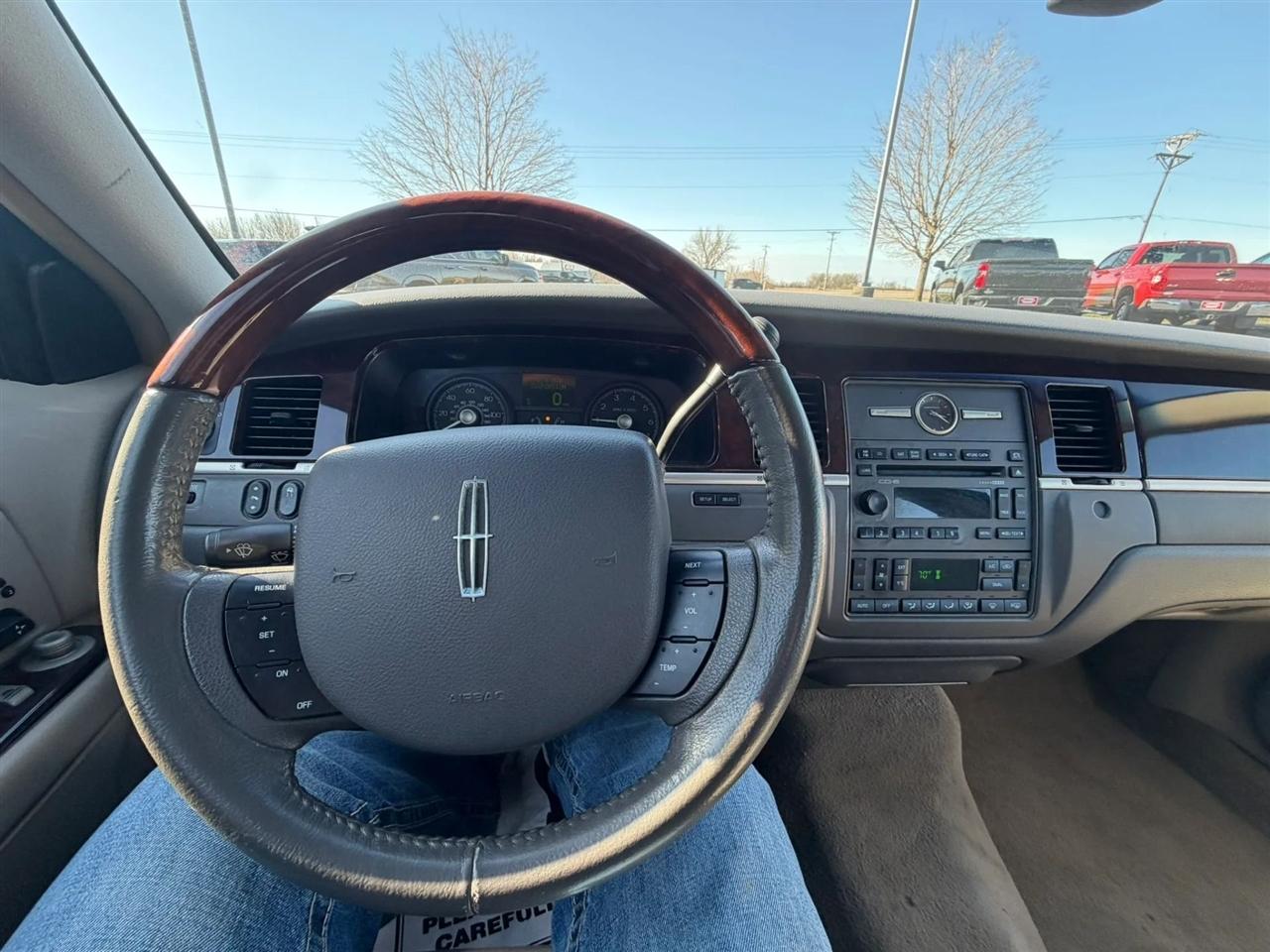 Lincoln Town Car  2009