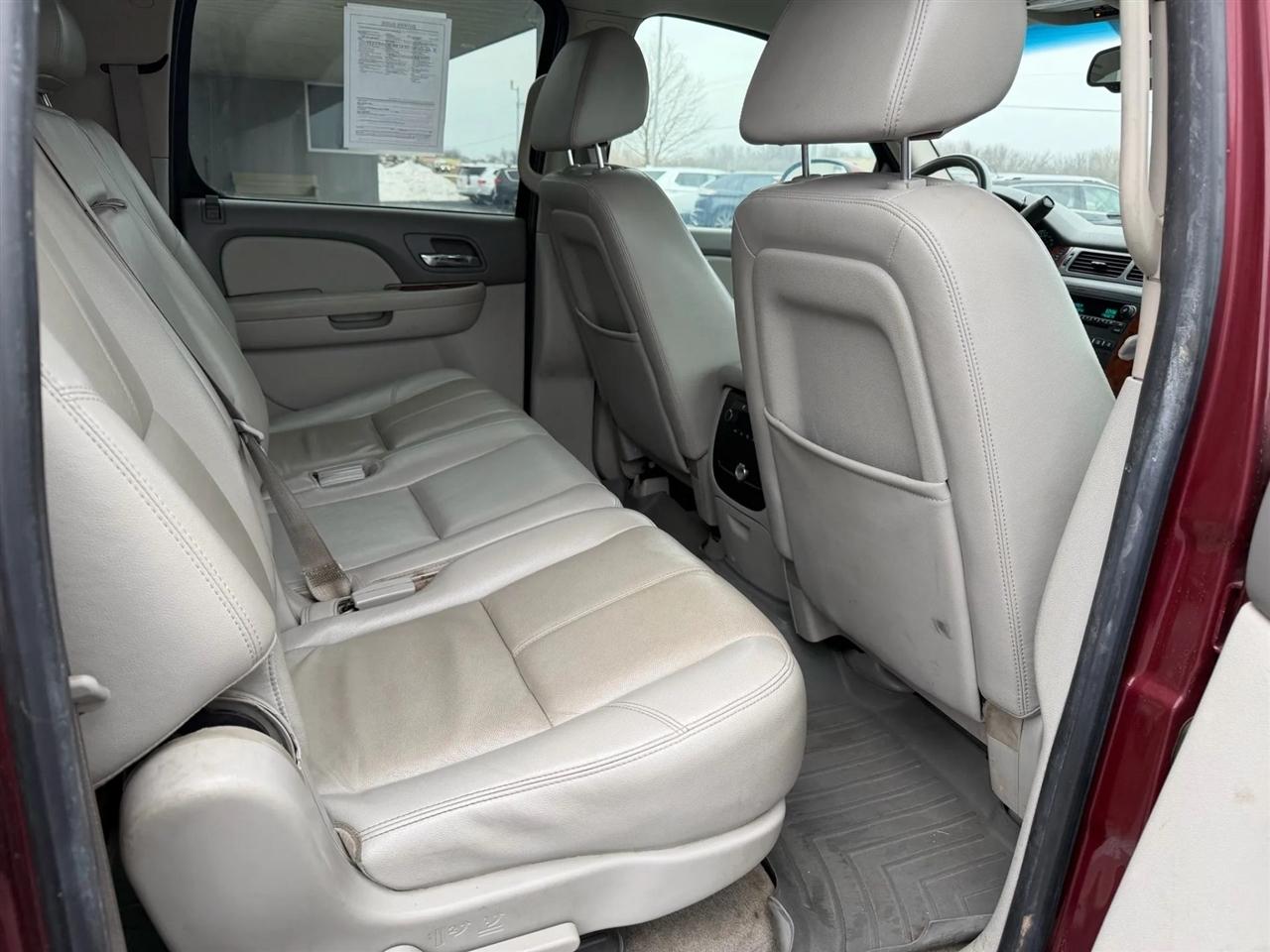 Chevrolet Suburban  2008