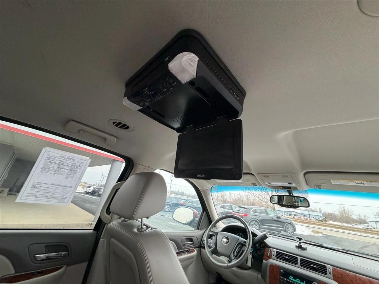 Chevrolet Suburban  2008