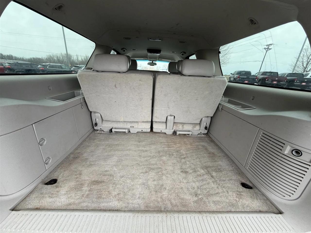 Chevrolet Suburban  2008