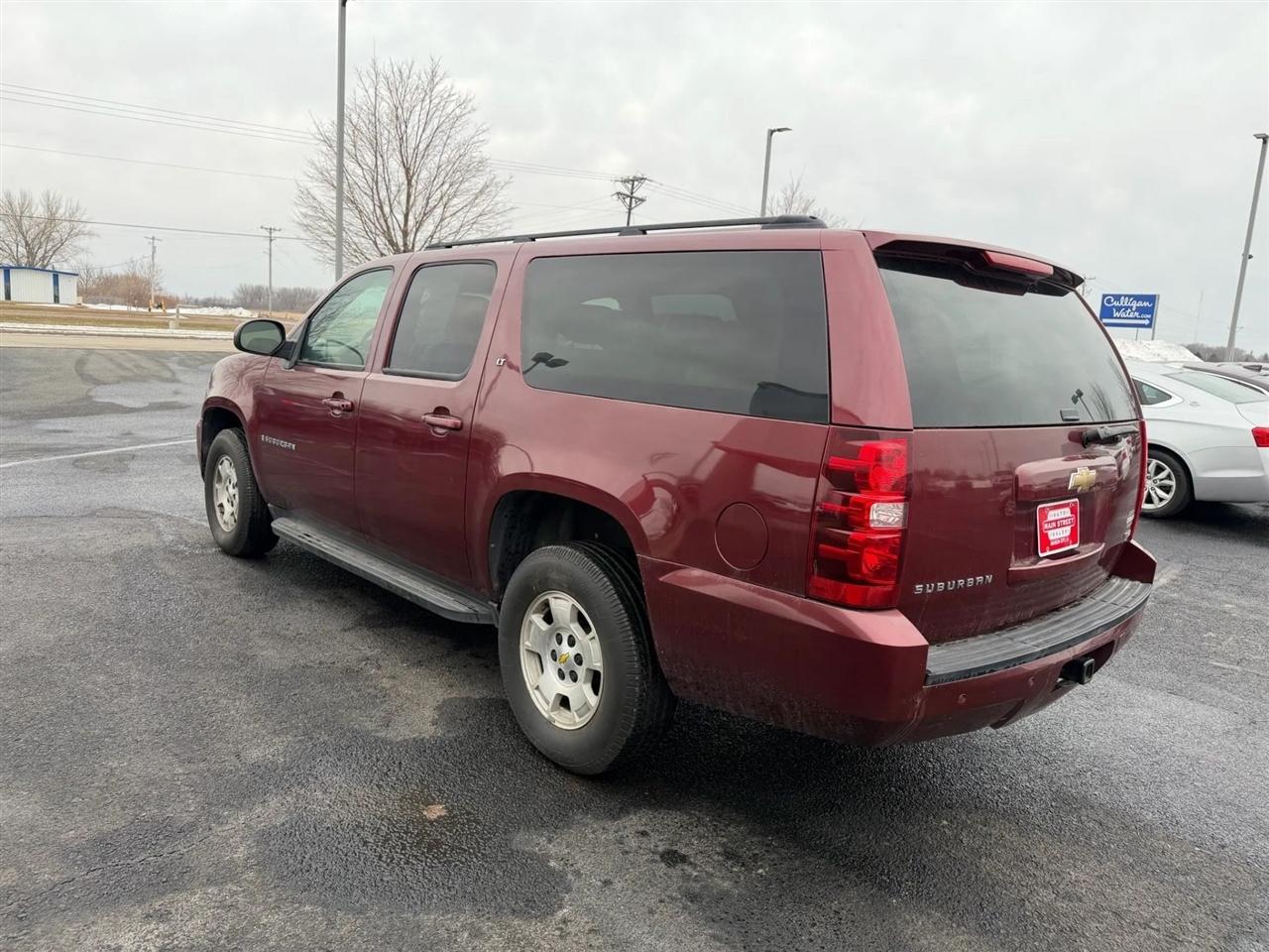 Chevrolet Suburban  2008