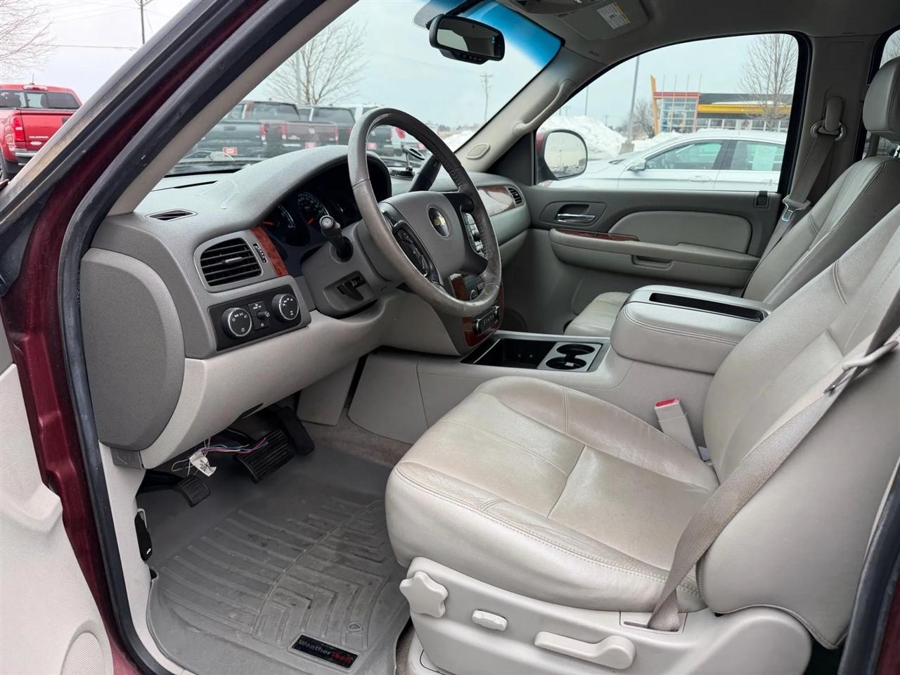 Chevrolet Suburban  2008