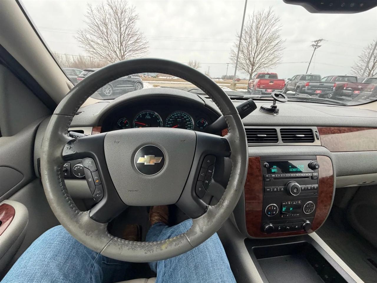 Chevrolet Suburban  2008