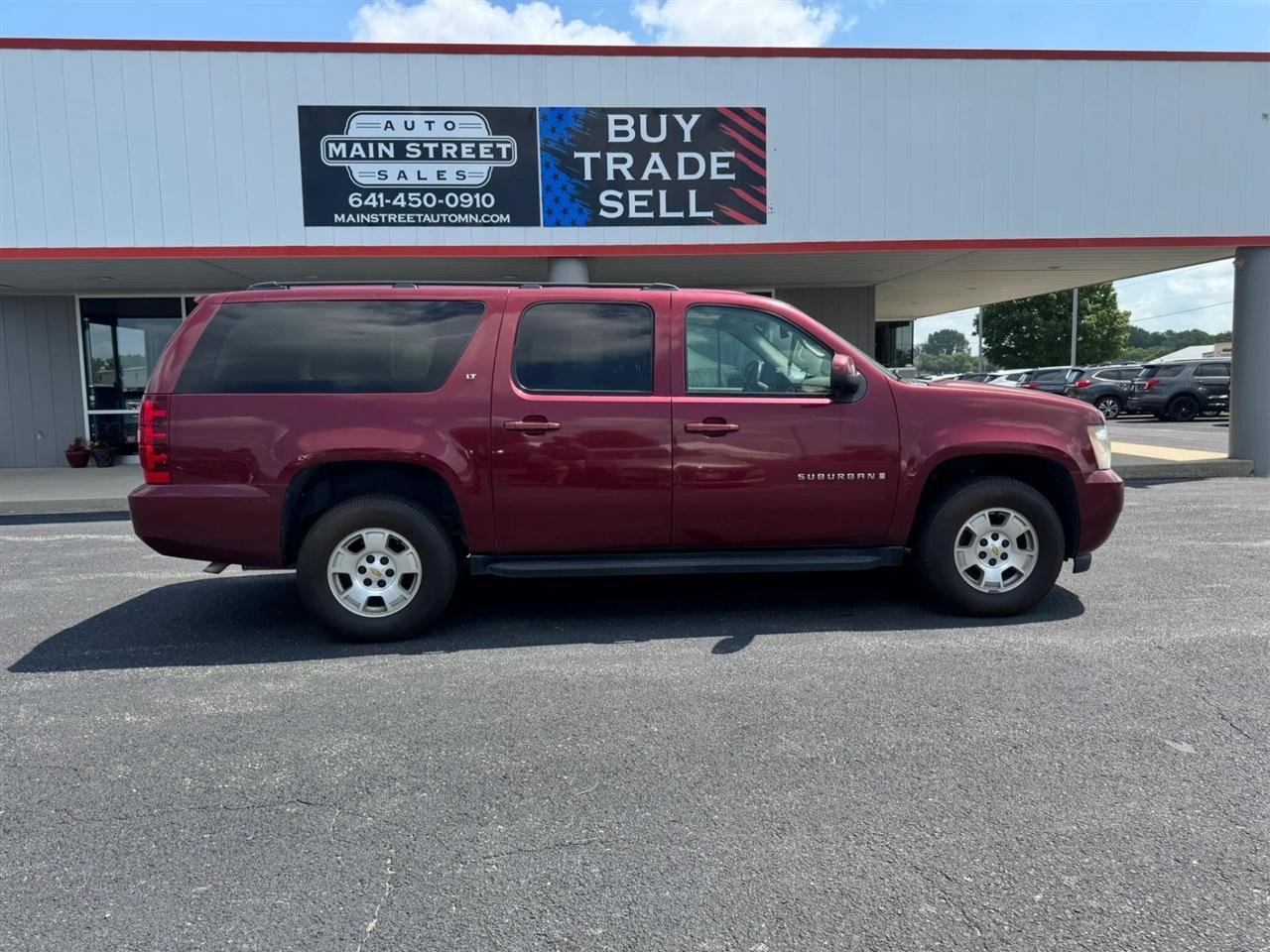 2008 Chevrolet Suburban LT - Photo 2