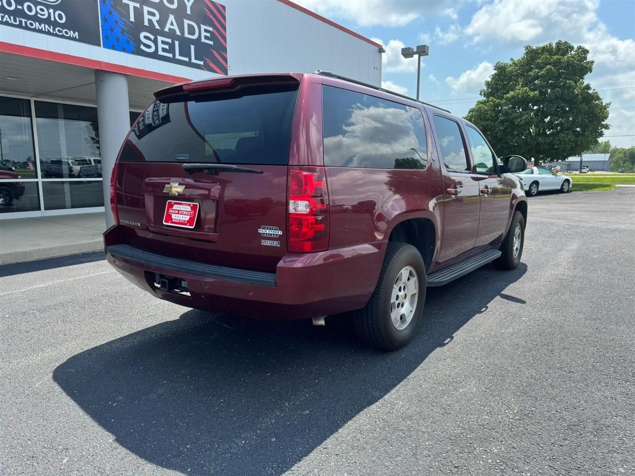 2008 Chevrolet Suburban LT - Photo 3