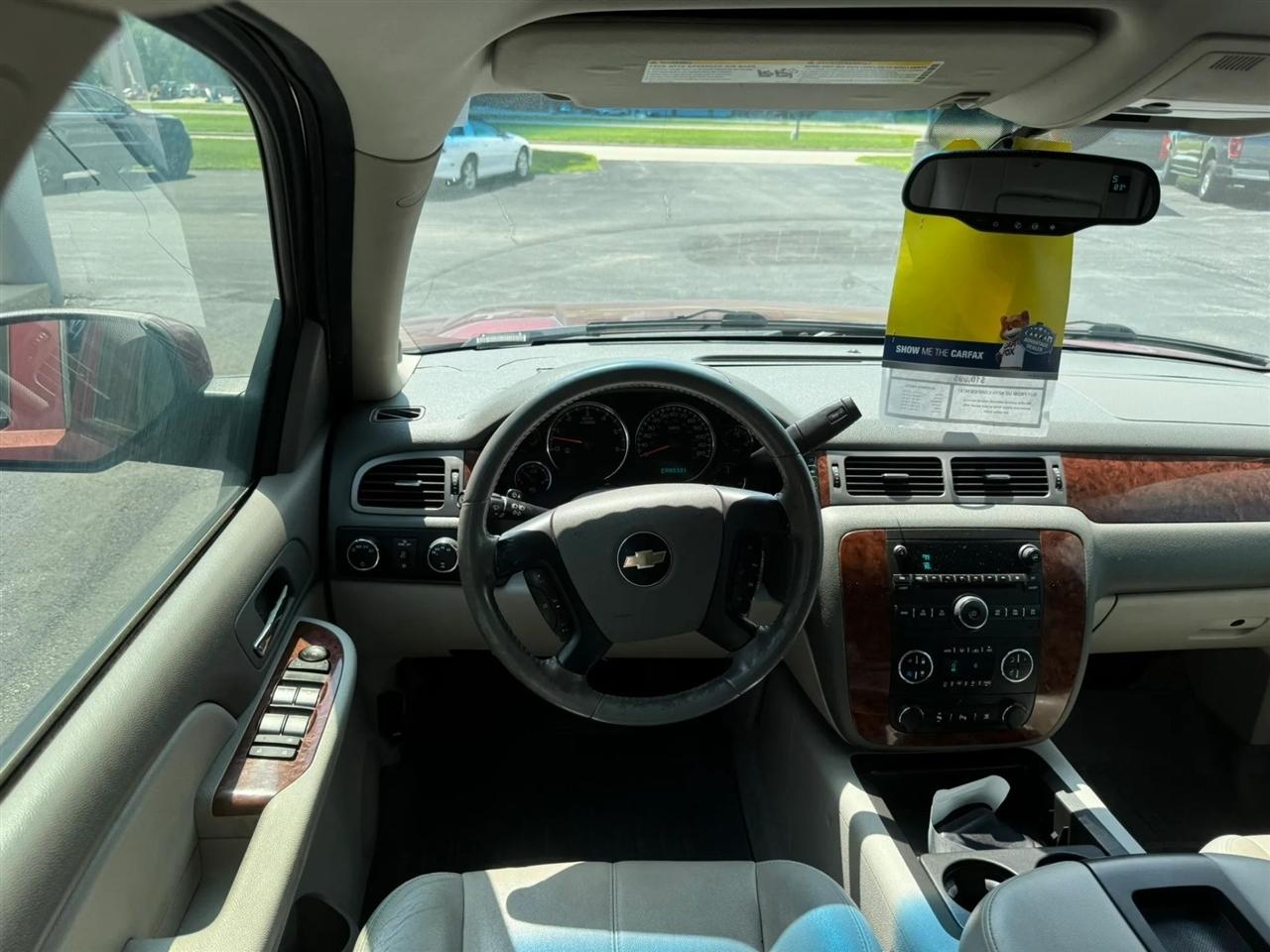2008 Chevrolet Suburban LT - Photo 13